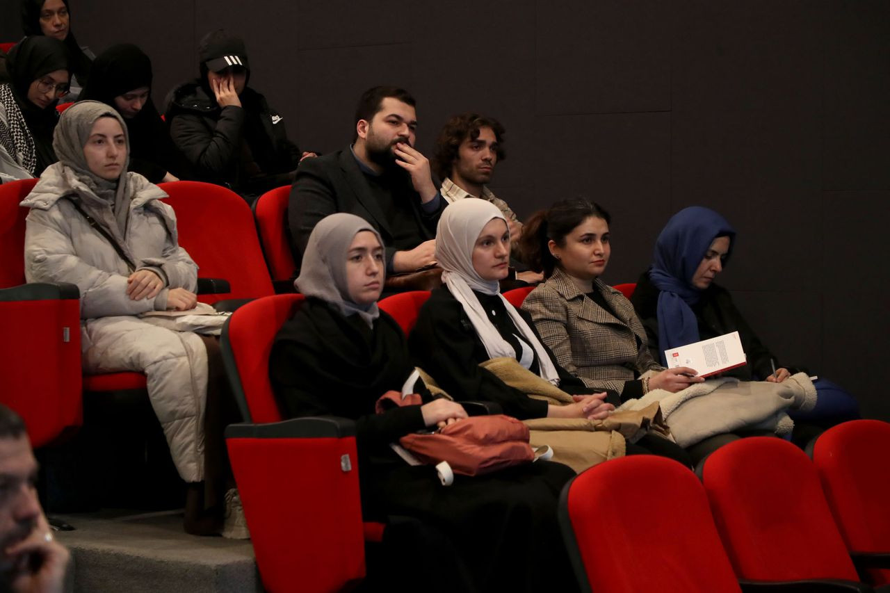 Ahmet Murat Özel’den Sakarya’da Duygu Dolu Söyleşi: "Bir Cami Yaptıramadım, Kitabımı Yazdım" - Sayfa 7