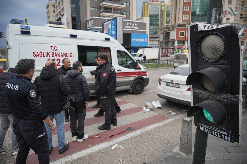 Lodosta Çatıdan Kopan Boru Adamın Kafasına Düştü! - Sayfa 7