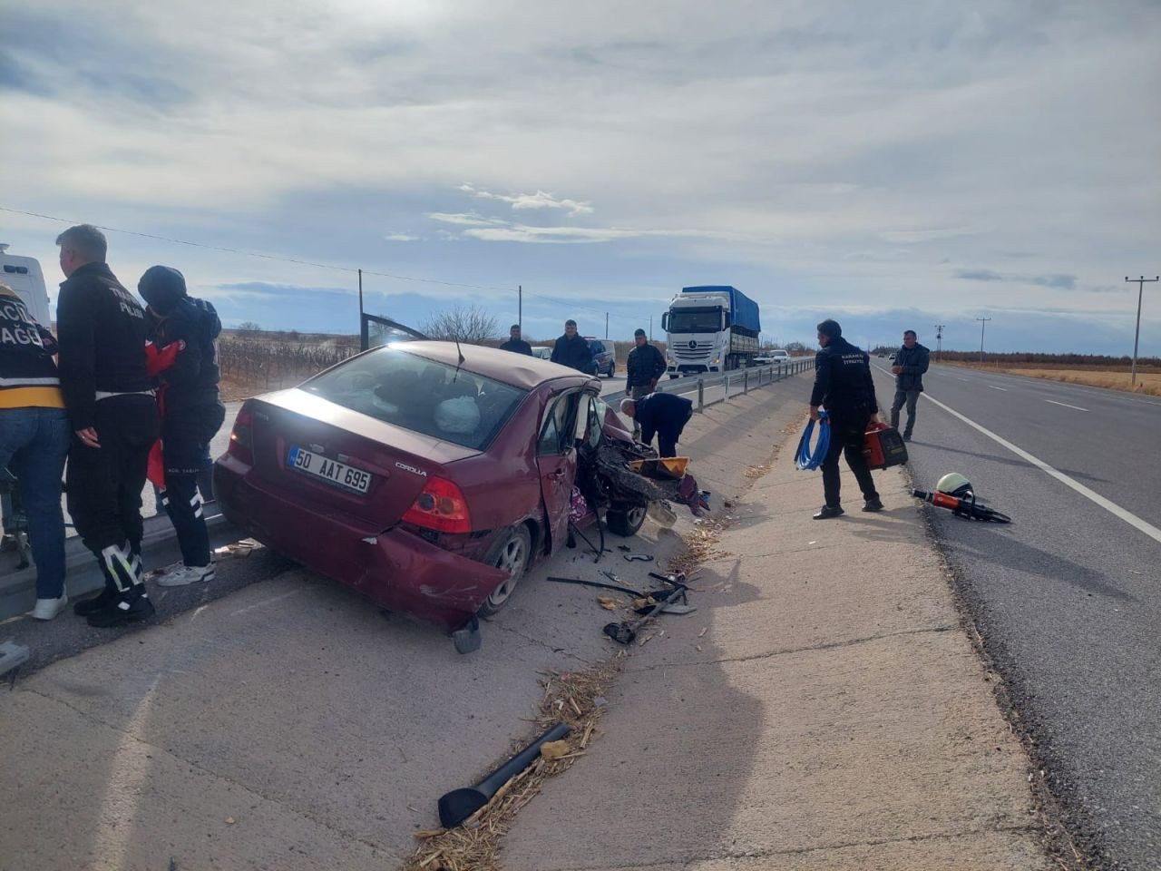 Karaman’da Otomobil Römork Ve Bariyerlere Çarptı: 4 Yaralı - Sayfa 4