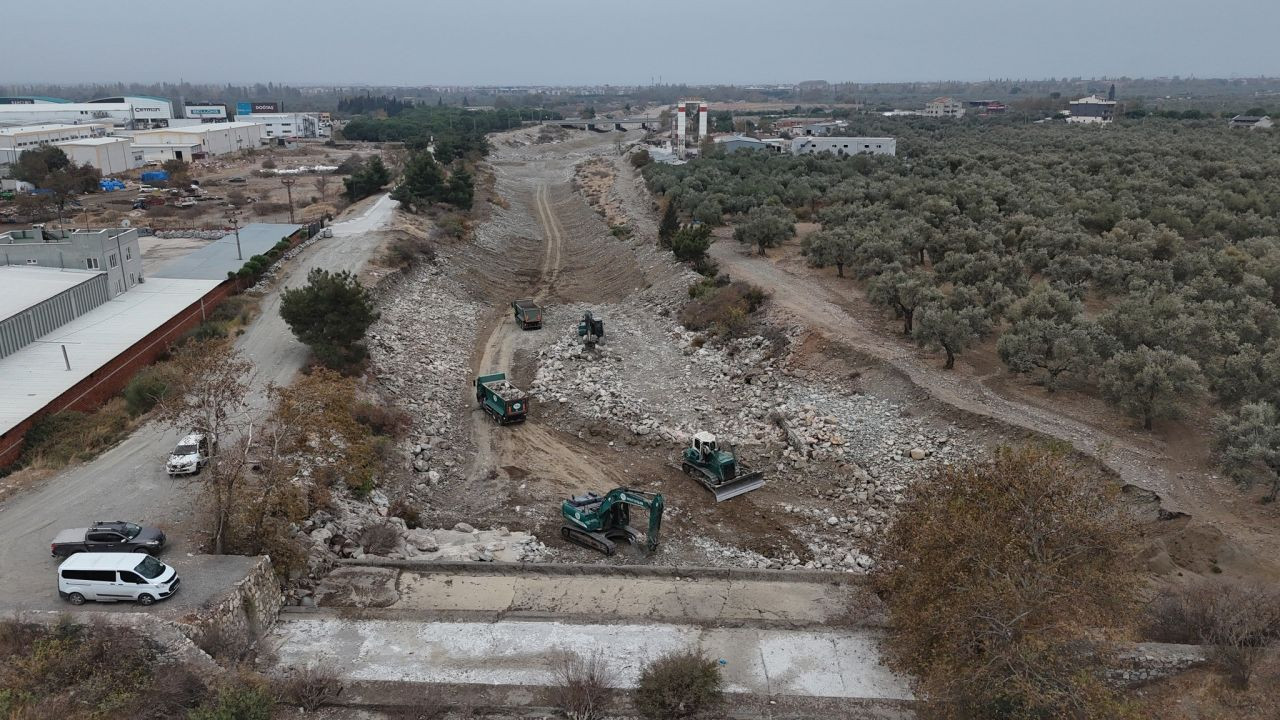 Zeytinli Çayı’nda Islah Çalışması Yapılıyor - Sayfa 1