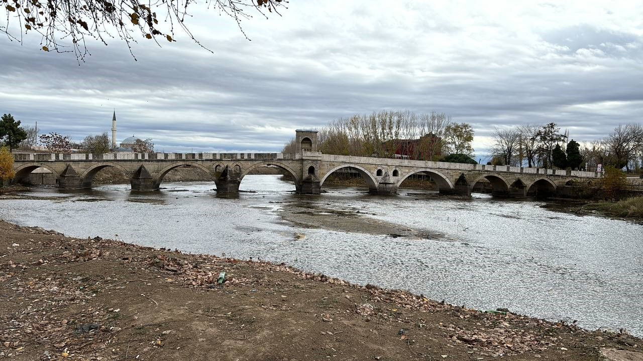 Edirne'de Yağışların Yetersizliği Sebebiyle Tunca Nehri'nde Kuraklık Var! - Sayfa 4