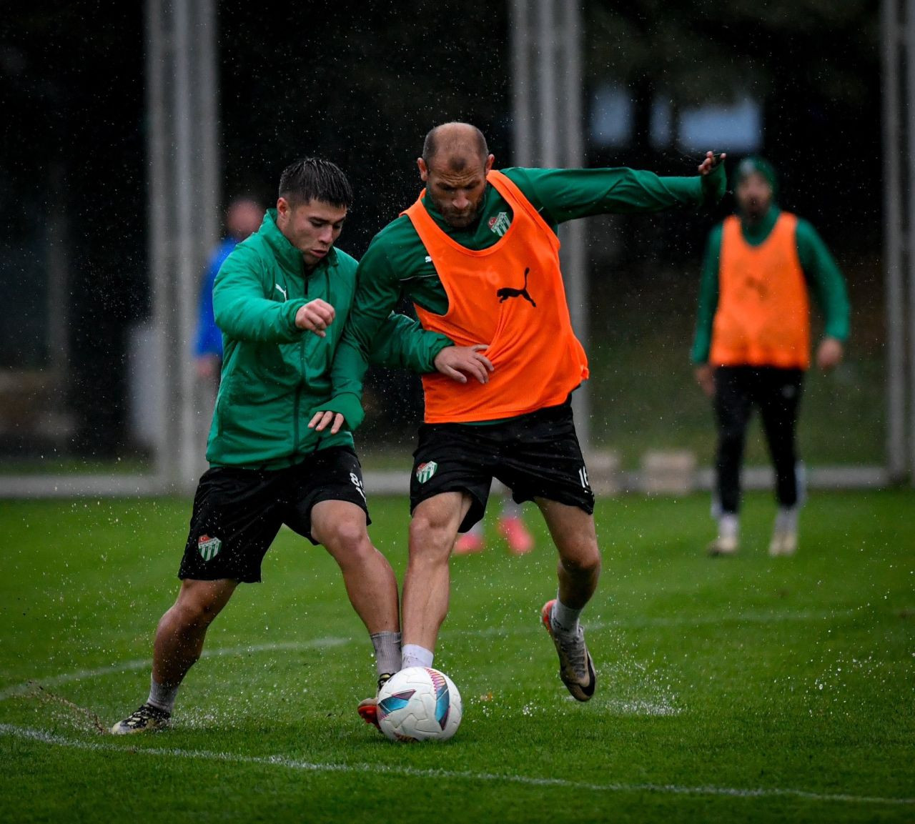 Bursaspor, Yoğun Yağış Altında 23 Elazığ FK Maçına Hazırlanıyor - Sayfa 4