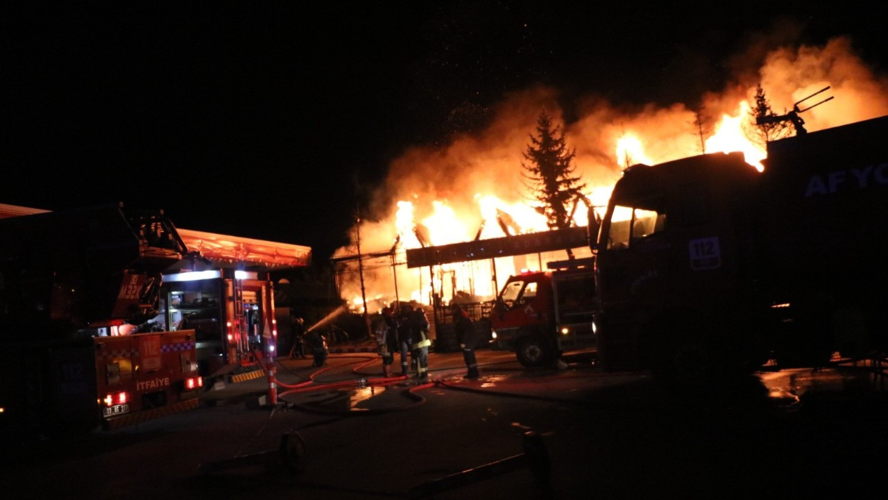 Afyonkarahisar'da Restoran Yangını: Çalışan Hayatını Kaybetti