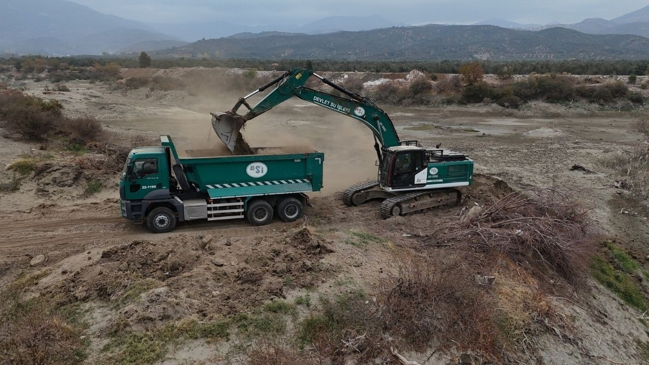 Zeytinli Çayı’nda Islah Çalışması Yapılıyor