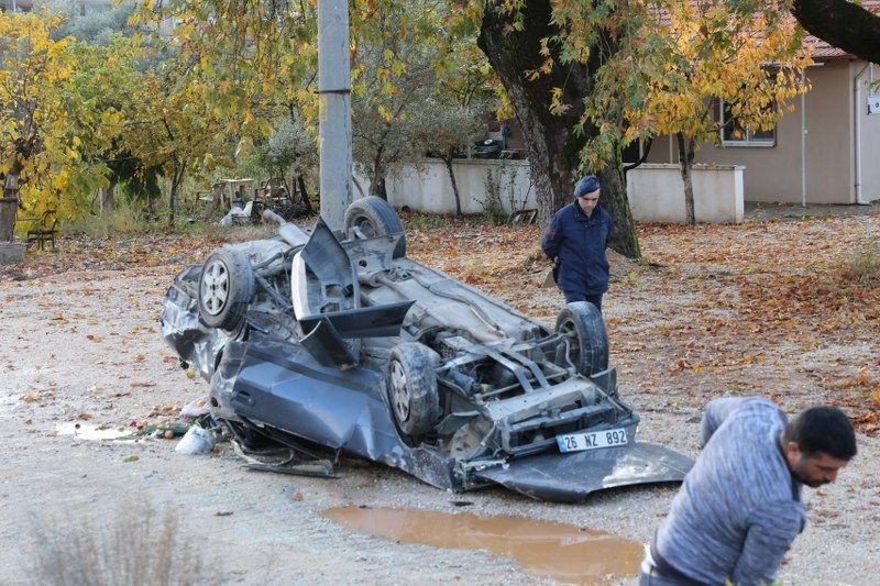 Otomobil Altyola Düştü Kağıt gibi Ezildi: 3 Yaralı - Sayfa 3