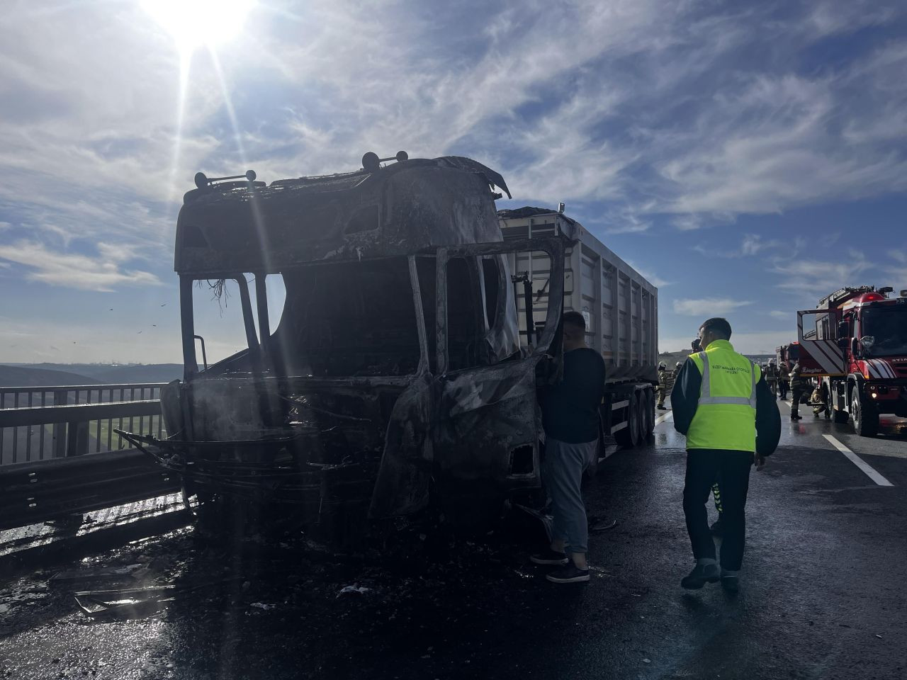 Kuzey Marmara Otoyolu'nda Tekerleği Patlayan Tır Alev Aldı - Sayfa 2