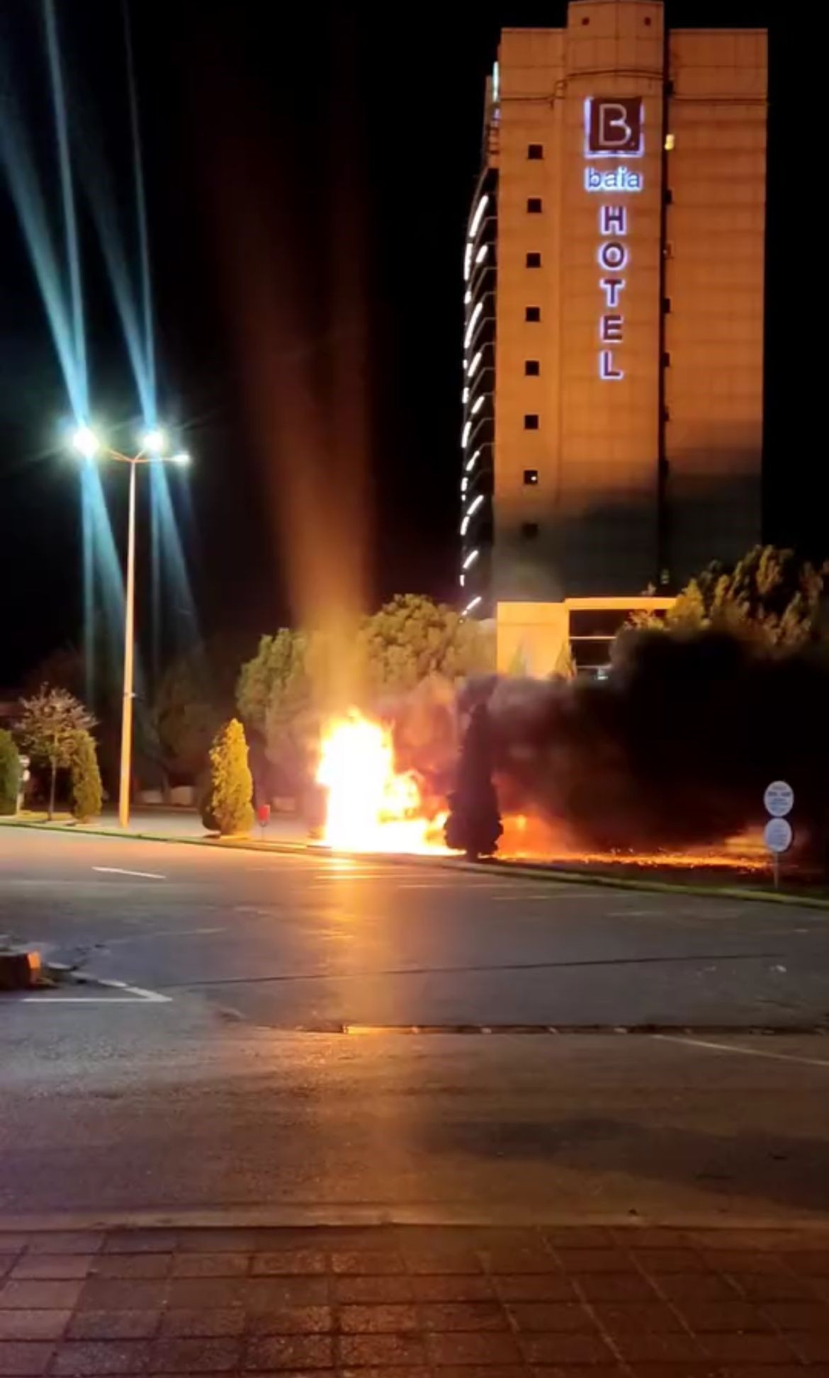 Park Halindeki Belediye Midibüsü Alev Topuna Döndü! - Sayfa 5