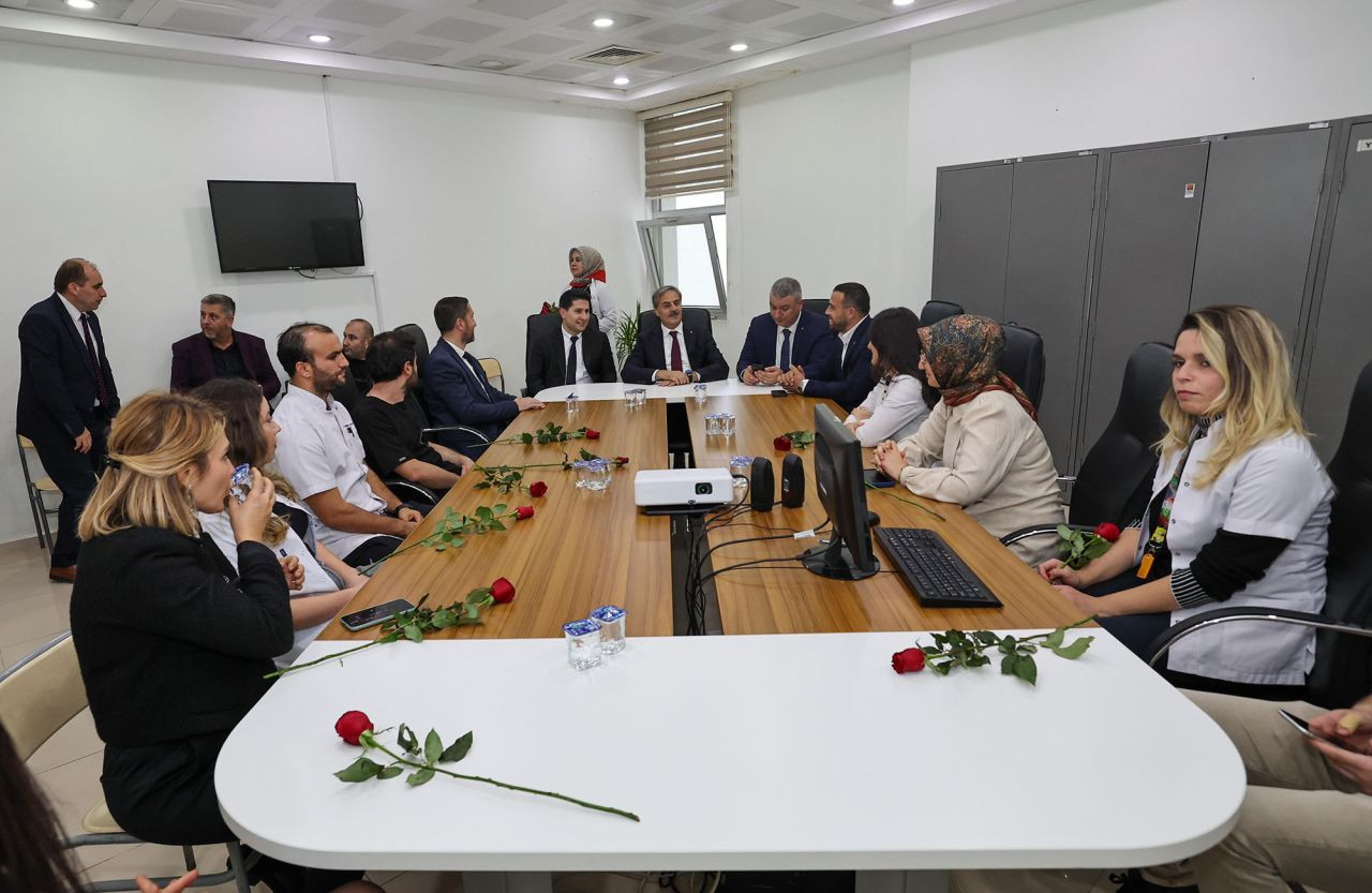 Başkan Yusuf Alemdar’dan Sağlık Çalışanlarına Minnet Dolu Ziyaret - Sayfa 3