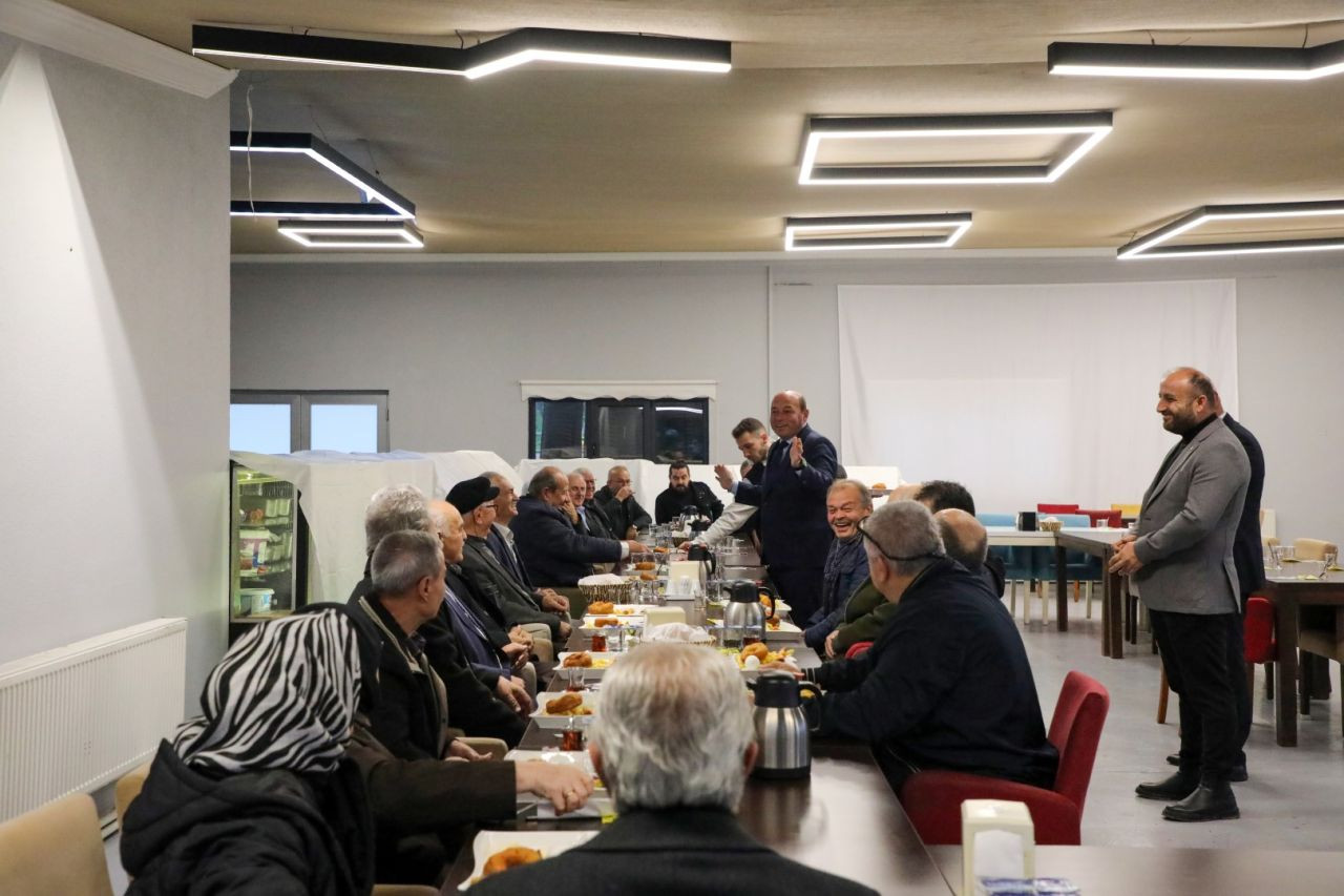 Başkan Mehmet Ata, emekli öğretmenlerle kahvaltı programında bir araya geldi - Sayfa 2