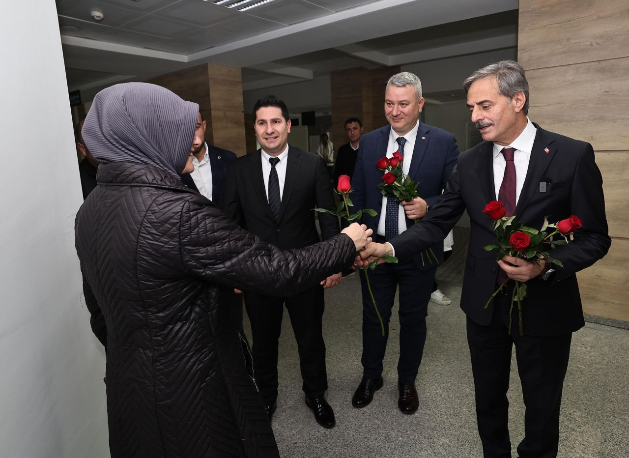 Başkan Yusuf Alemdar’dan Sağlık Çalışanlarına Minnet Dolu Ziyaret - Sayfa 6