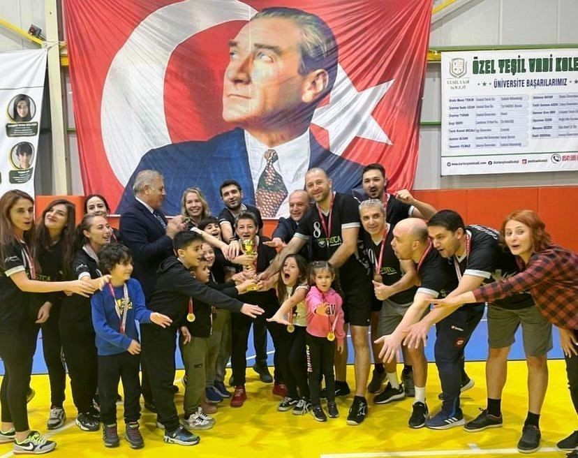 Voleybol turnuvasında öğretmenler arasında kıyasıya mücadele - Sayfa 2