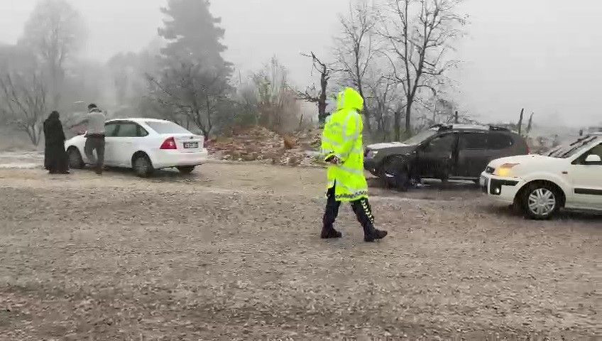 İnegöl’de kar yağışı başladı, sürücüler zor anlar yaşadı - Sayfa 7