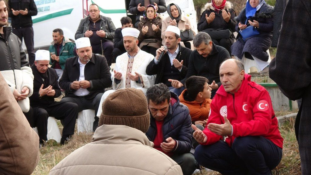 Erzurum’un asırlık ninesi son yolculuğuna uğurlandı - Sayfa 17