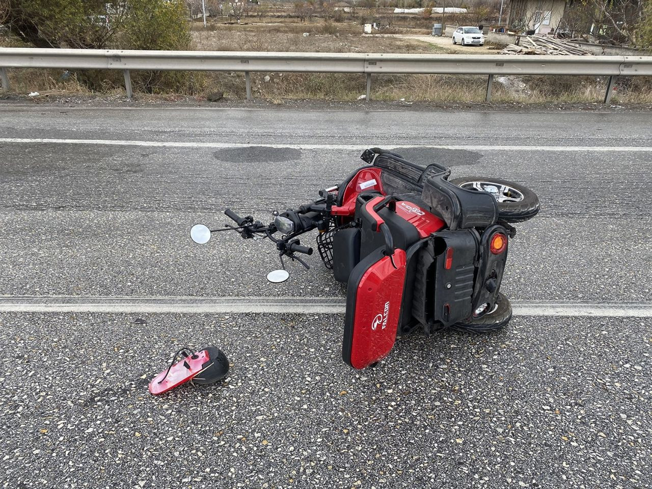 Otomobil üç tekerlekli elektrikli bisiklete çarptı: 1 ağır yaralı - Sayfa 3