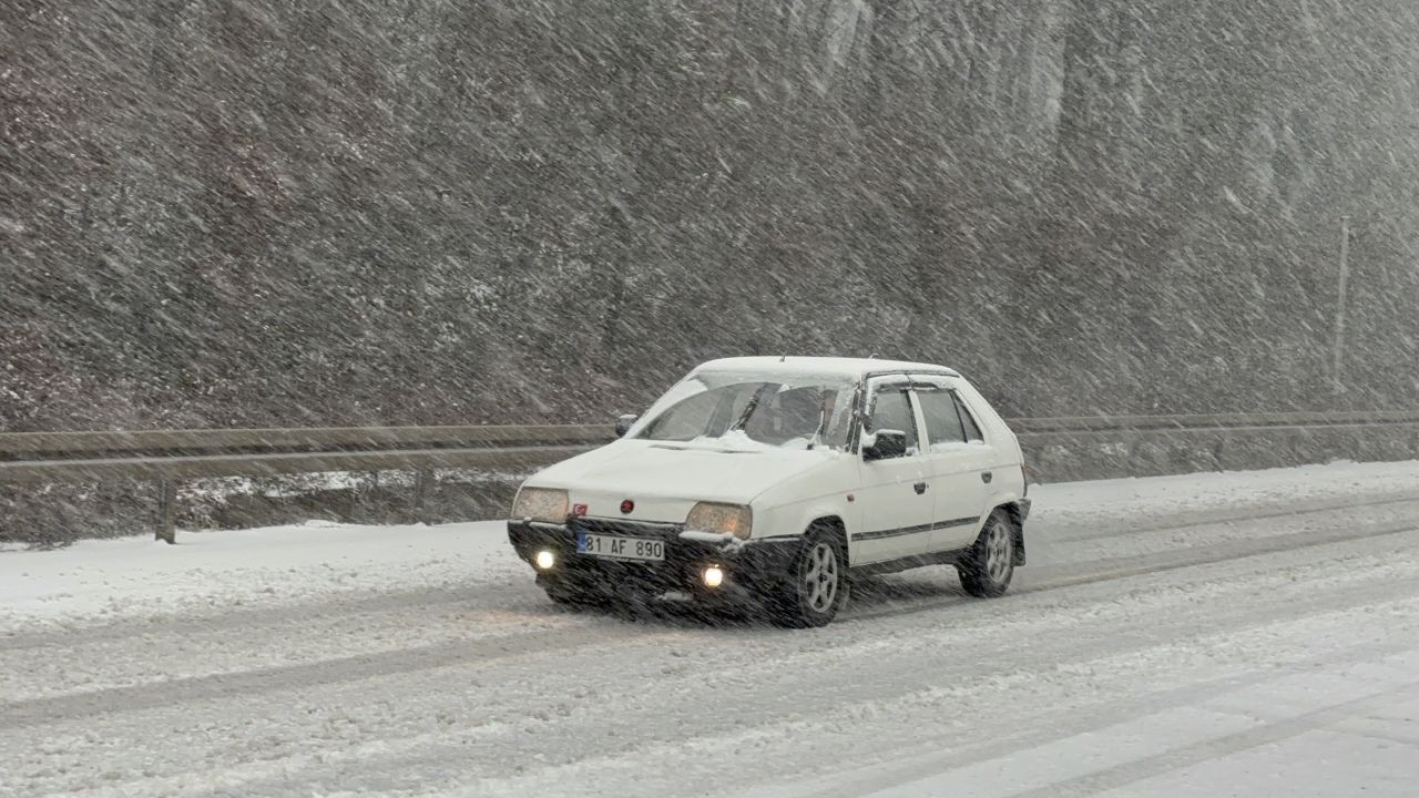 Bolu Dağı'nda beklenen kar başladı - Sayfa 2