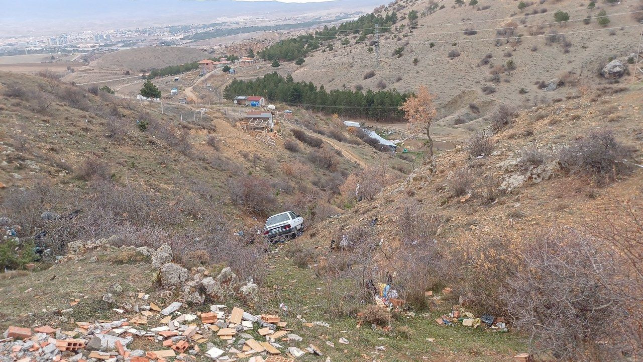 Otomobili ile şarampole uçan sürücü yaralandı - Sayfa 4