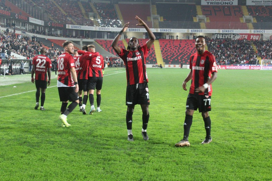 Trendyol Süper Lig: Gaziantep FK: 3 - Başakşehir: 0 (Maç sonucu) - Sayfa 1