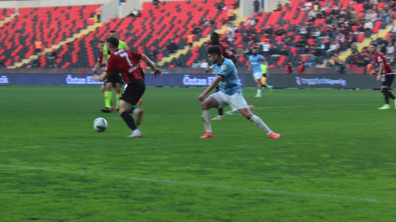 Trendyol Süper Lig: Gaziantep FK: 3 - Başakşehir: 0 (Maç sonucu)