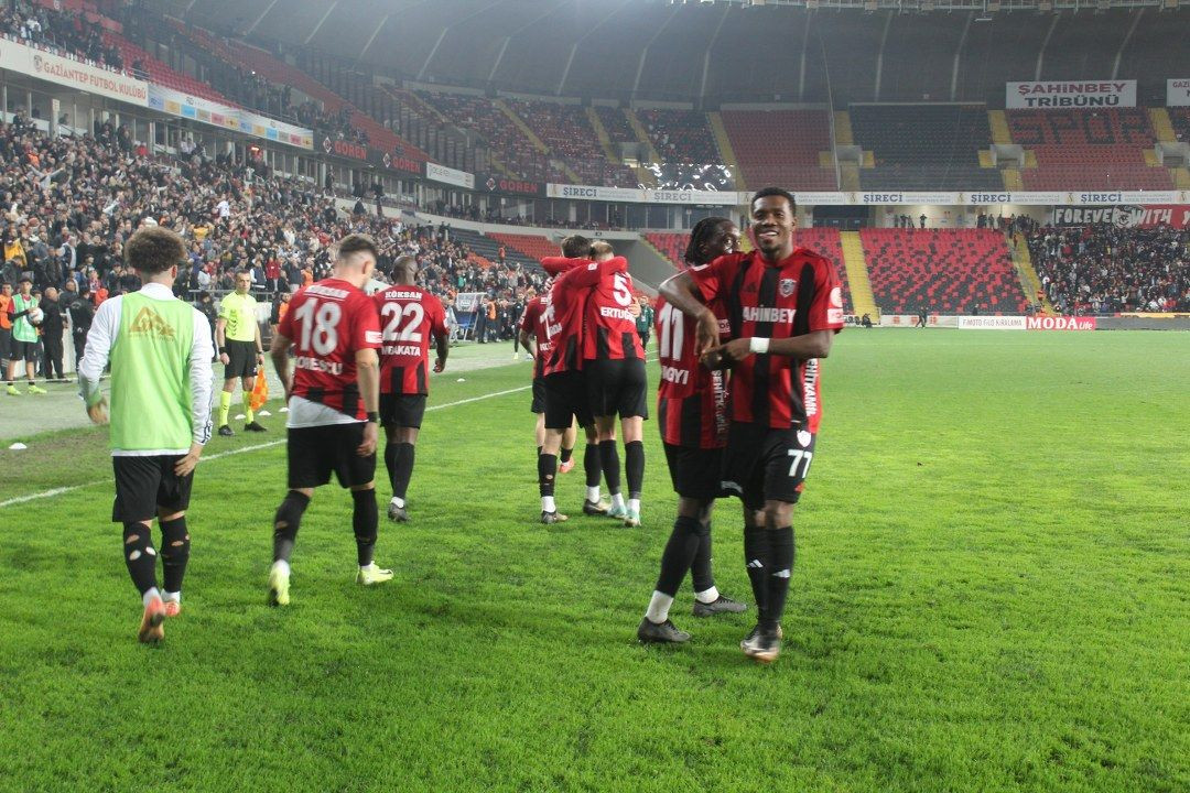 Trendyol Süper Lig: Gaziantep FK: 3 - Başakşehir: 0 (Maç sonucu) - Sayfa 9