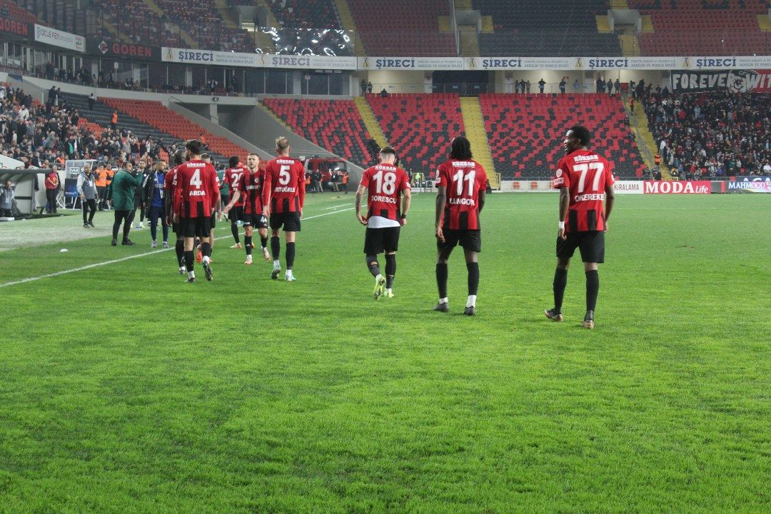 Trendyol Süper Lig: Gaziantep FK: 3 - Başakşehir: 0 (Maç sonucu) - Sayfa 11