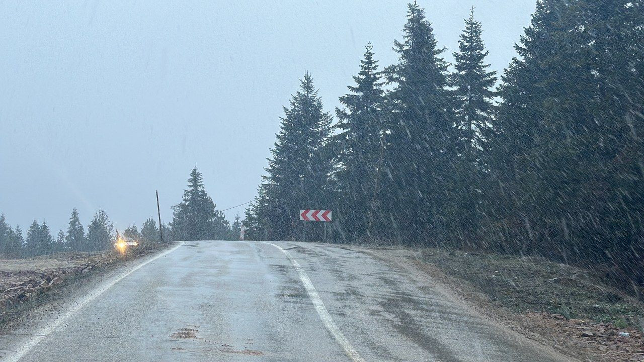 Kastamonu’da kar yağışı başladı, yollar beyaza büründü - Sayfa 4