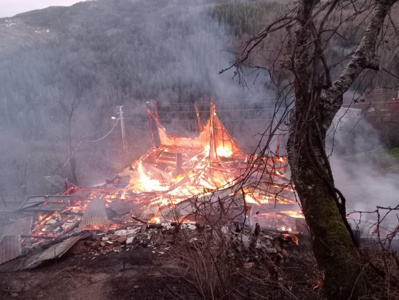 Kastamonu’da alevlere teslim olan ev kullanılmaz hale geldi - Sayfa 4