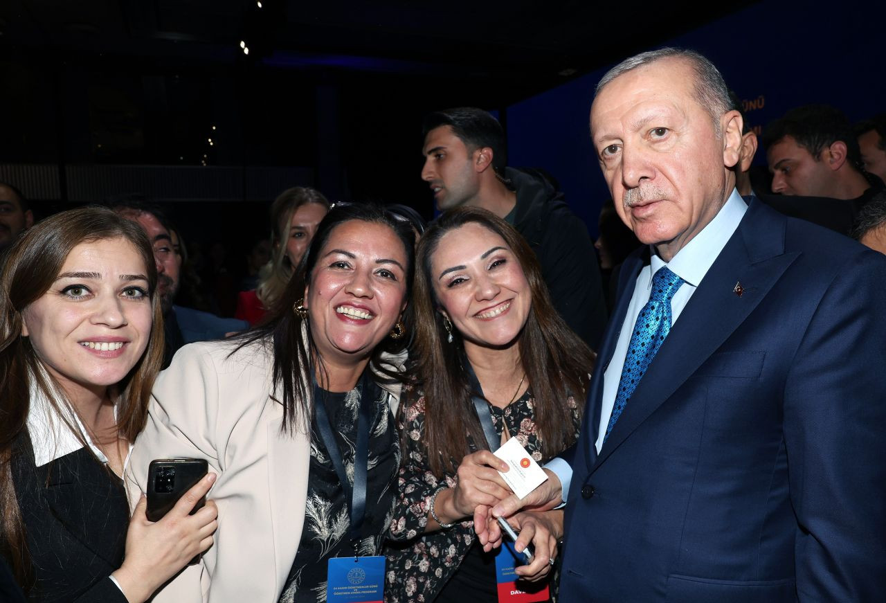 Cumhurbaşkanı Erdoğan: "Biz, eğitim-öğretimi siyaset üstü tutuyoruz'' - Sayfa 6