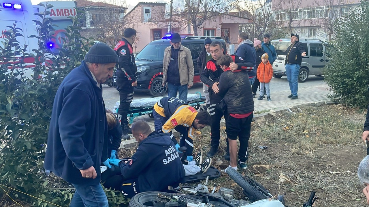 Arkadaşıyla kaza yaralandı, polise sarılıp gözyaşı döktü