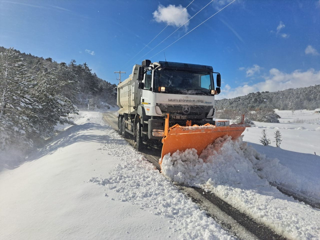 Büyükşehir’den Sevindirici Kar Raporu: Tüm Grup Yolları Açıldı - Sayfa 2