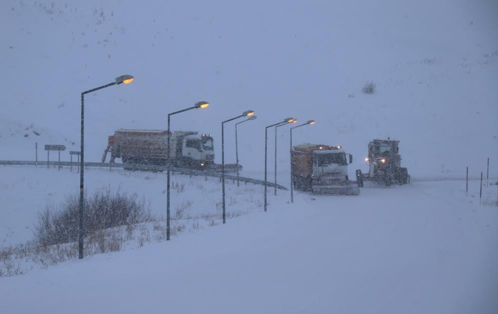 Meteoroloji 48 ili uyardı: Fırtına, sağanak ve kar geliyor - Sayfa 17