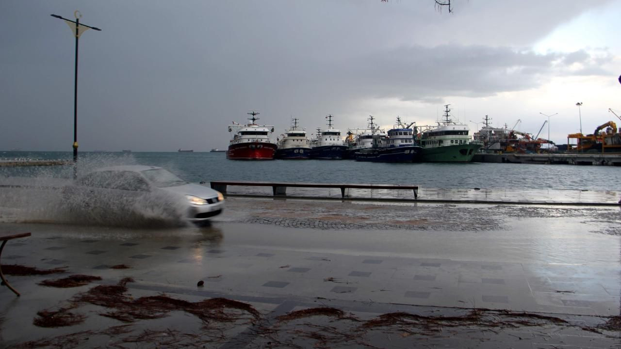 Meteoroloji 48 ili uyardı: Fırtına, sağanak ve kar geliyor - Sayfa 41