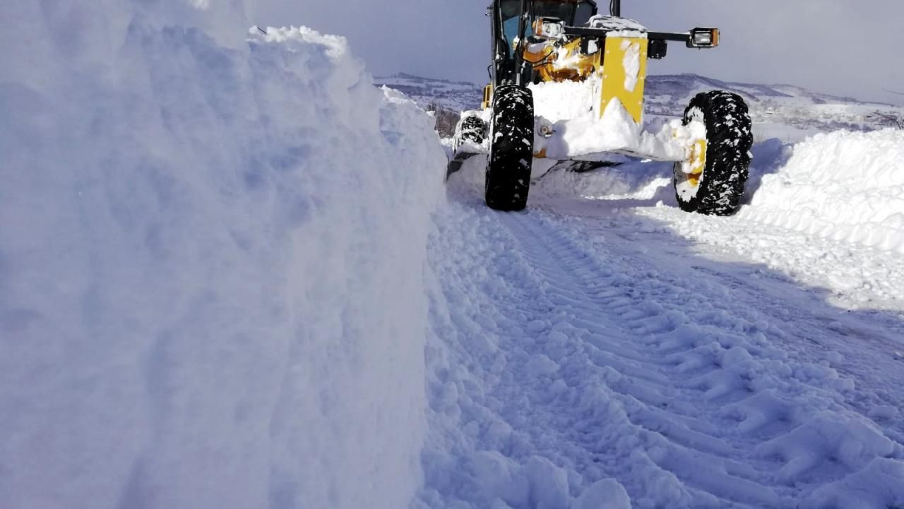 Meteoroloji 48 ili uyardı: Fırtına, sağanak ve kar geliyor - Sayfa 24