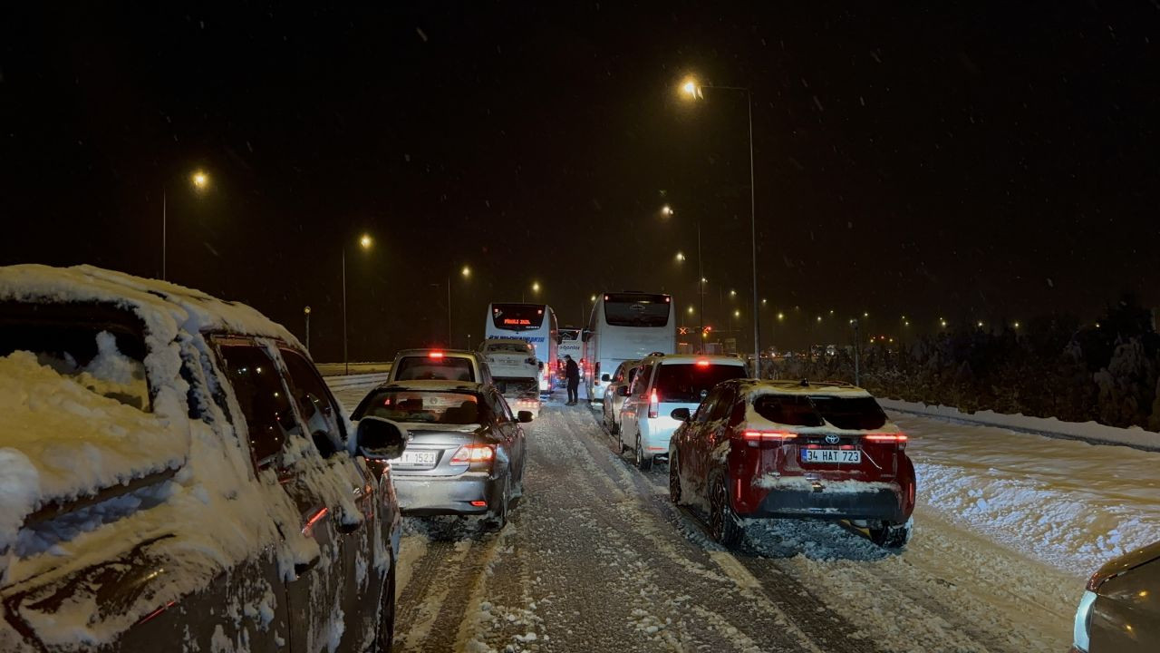 Bolu Dağı Tüneli'nde zincirleme kaza! Tünel ulaşıma kapatıldı - Sayfa 1