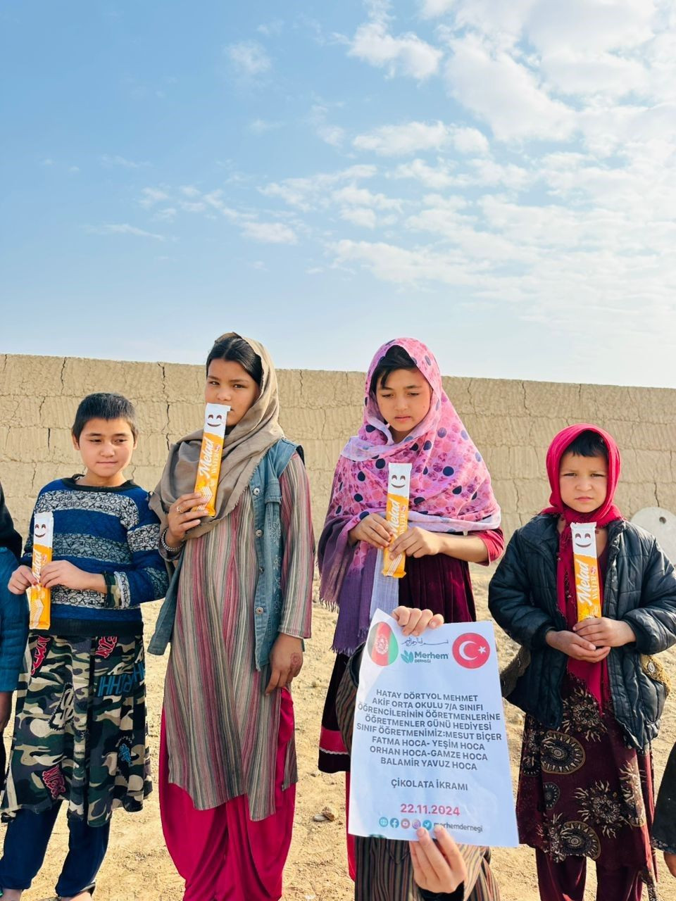 Hediye Kabul Etmeyen Öğretmenlerin Adına Afrika'daki Çocuklara Çikolata Dağıttılar - Sayfa 3