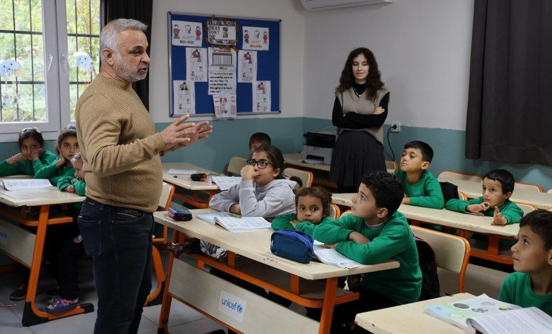 Köy Okulunun Fedakar Öğretmenlerine Öğrencilerinden Sürpriz - Sayfa 8