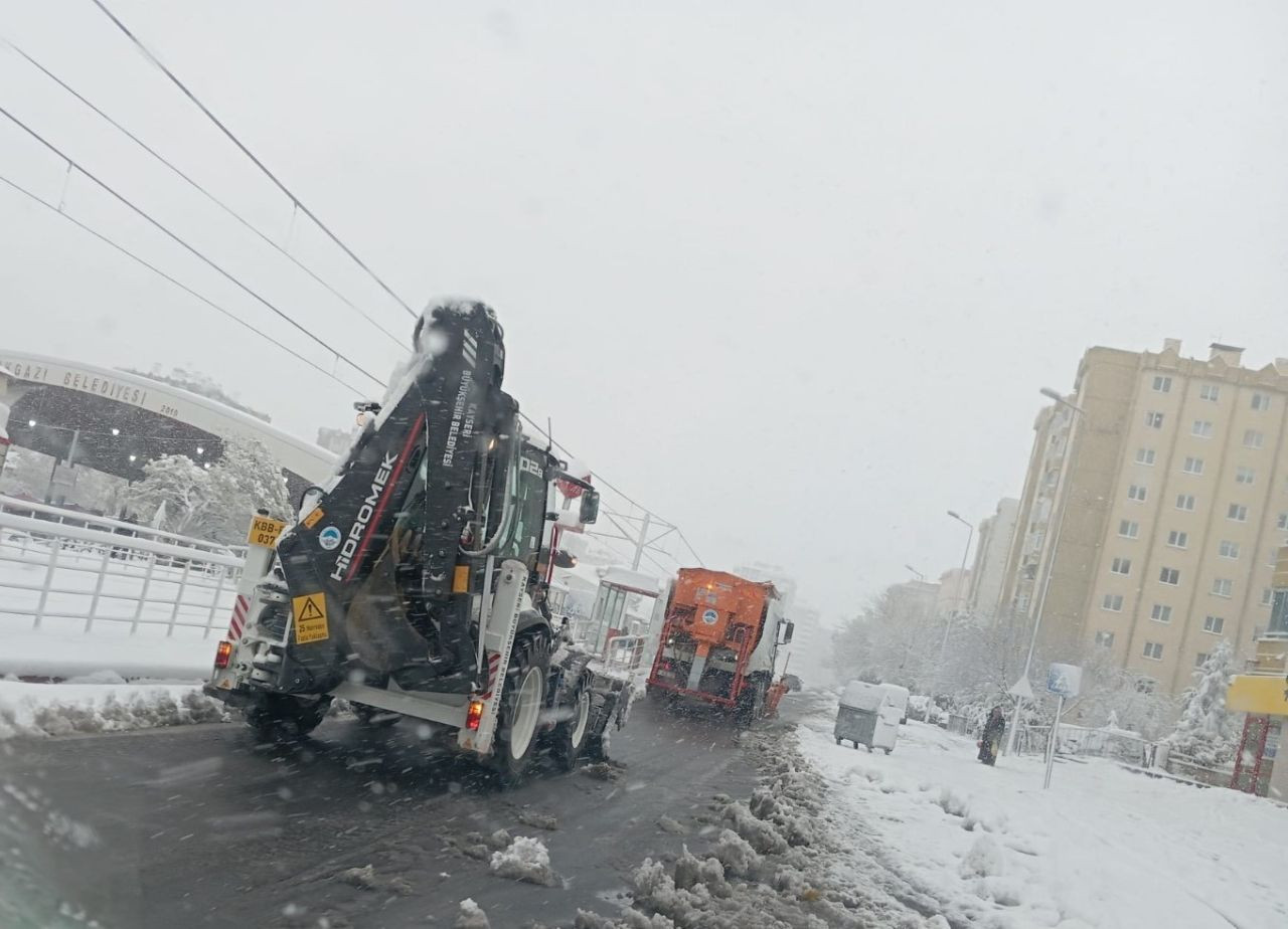 Kayseri'de kar temizleme ve tuzlama çalışması devam ediyor - Sayfa 4