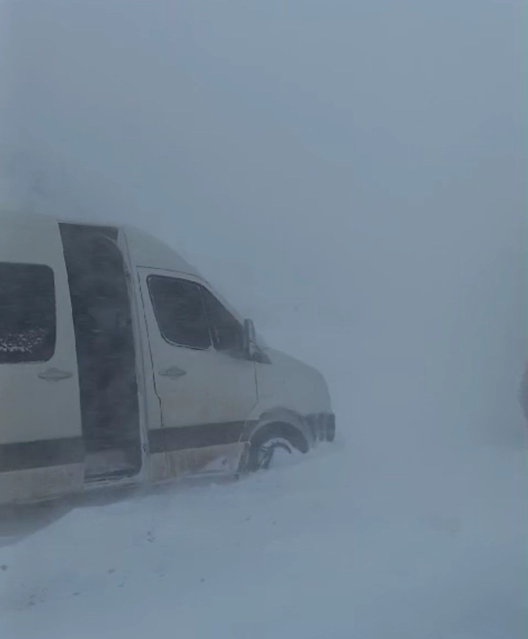 Adana'da rüzgar ve kar hayatı olumsuz etkilemeye devam ediyor - Sayfa 3