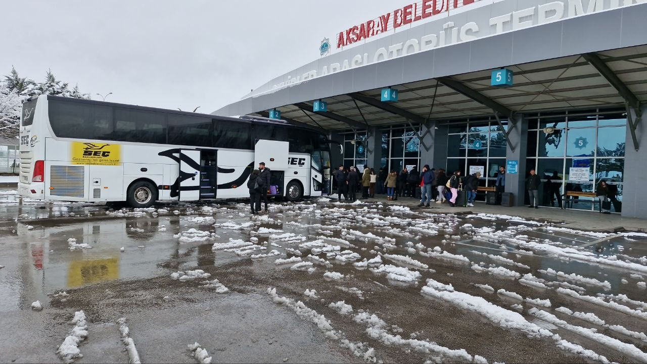 Kar yağışı, şehirlerarası otobüs seferlerini aksattı - Sayfa 7