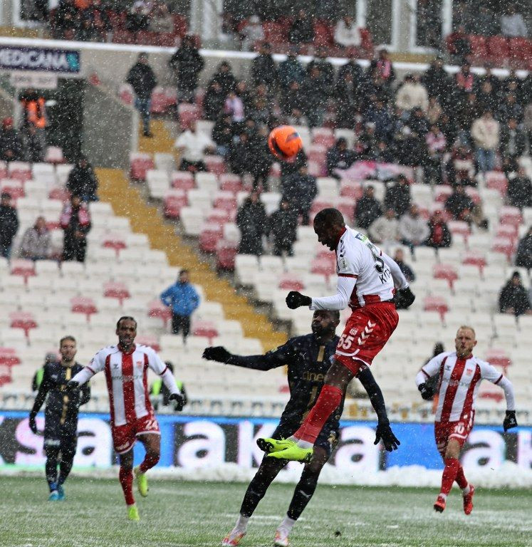 NG Sivasspor: 0 - Kasımpaşa: 0 (İlk yarı) - Sayfa 12