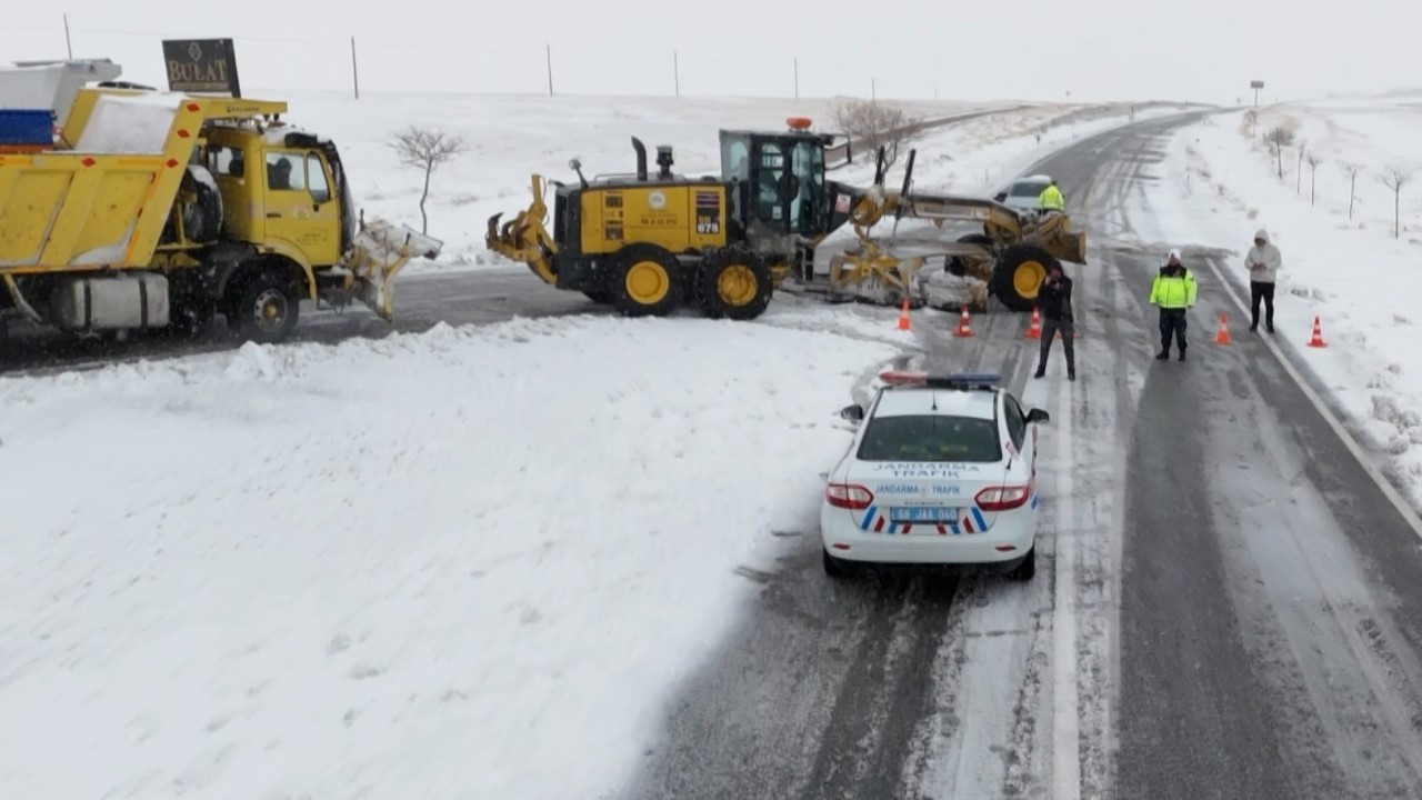 Aksaray’da yolda kalan 66 kişi kurtarıldı