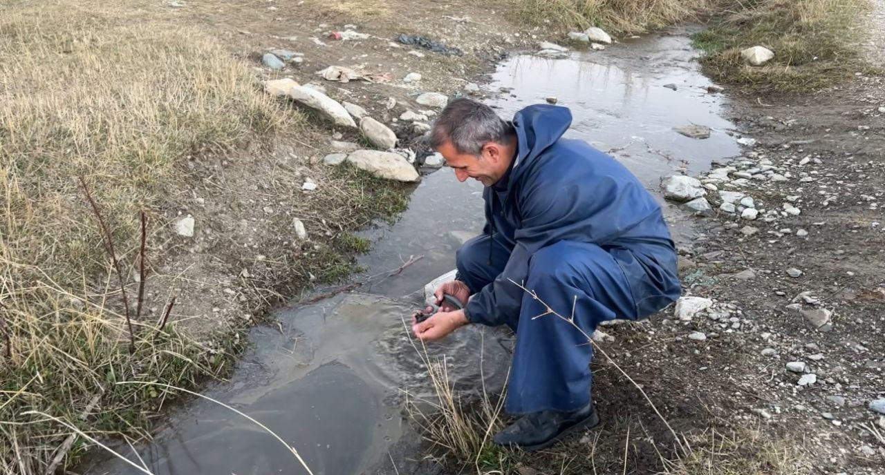 Okulda öğretmen köyde çiftçi - Sayfa 2