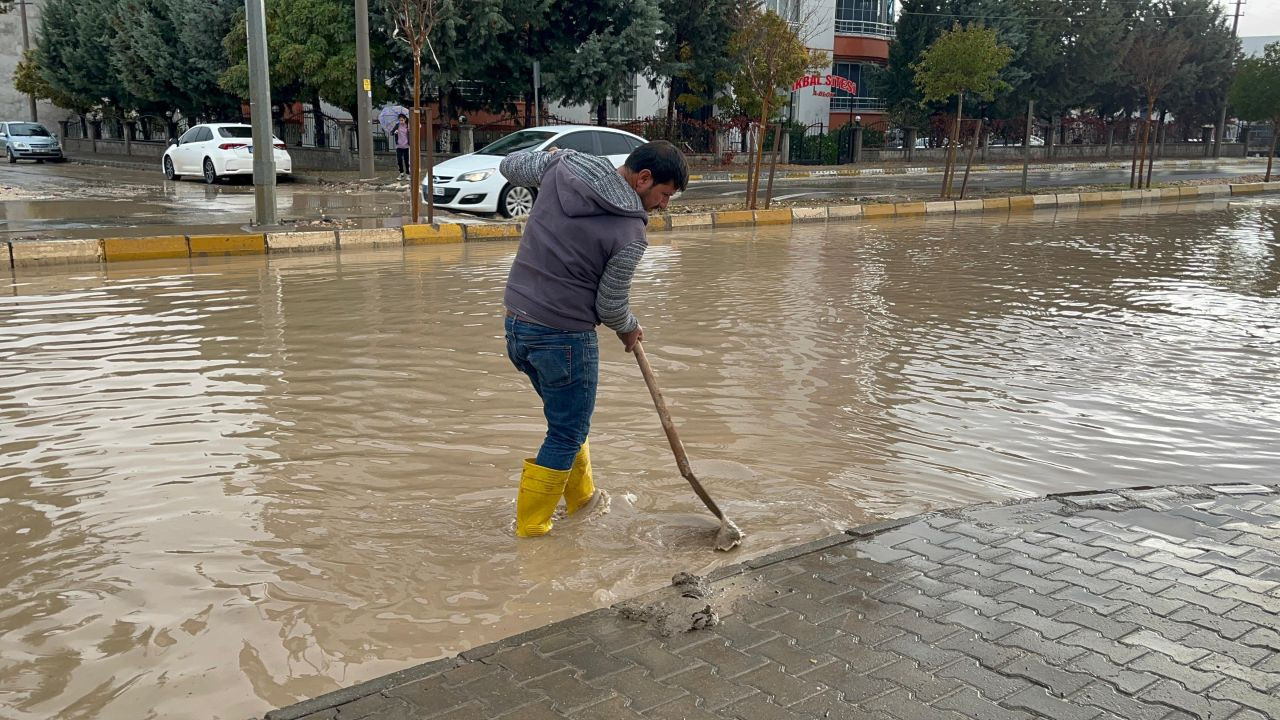 Adıyaman'da Sağanak Yağış Hayatı Olumsuz Etkiledi - Sayfa 5