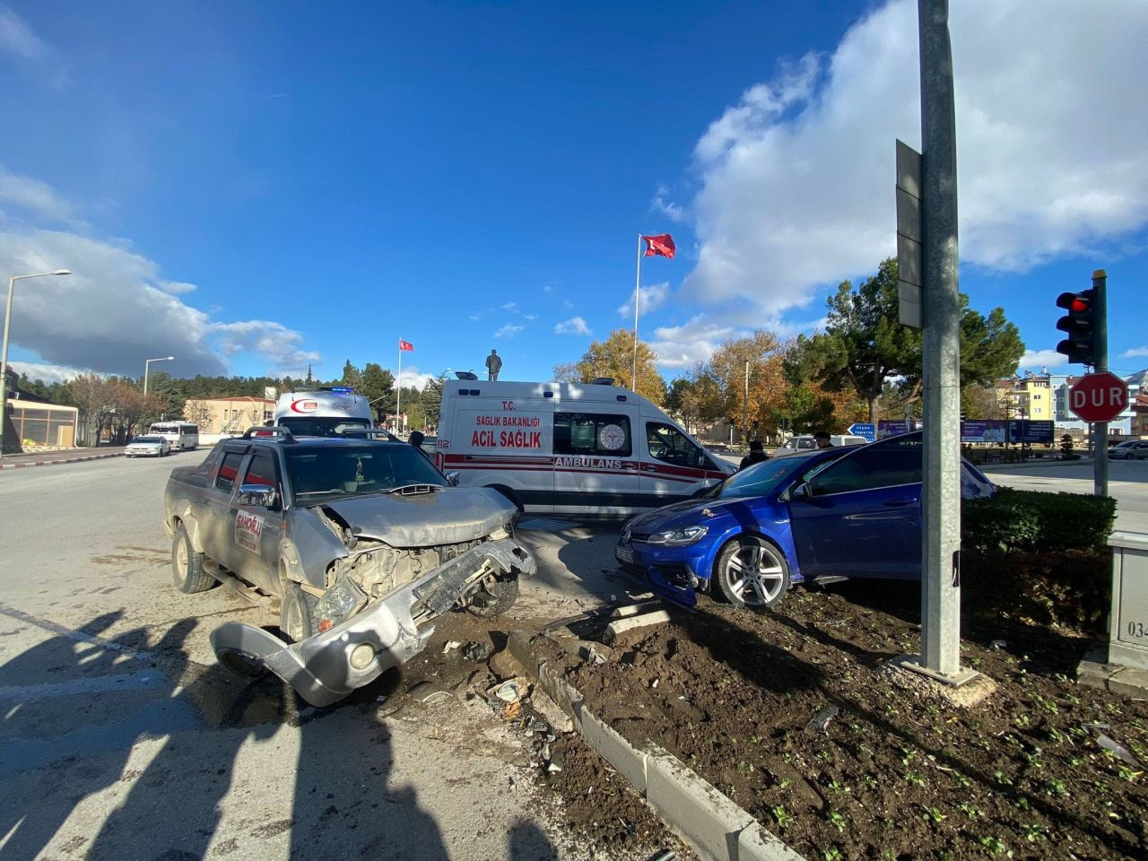 Burdur’da Kamyonet ile Otomobil Çarpıştı: 3 Yaralı - Sayfa 2