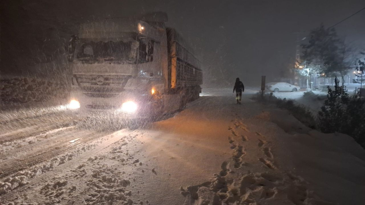 Tunceli'de Kar Yağışı Etkili Oluyor: Sürücülere Uyarı - Sayfa 1