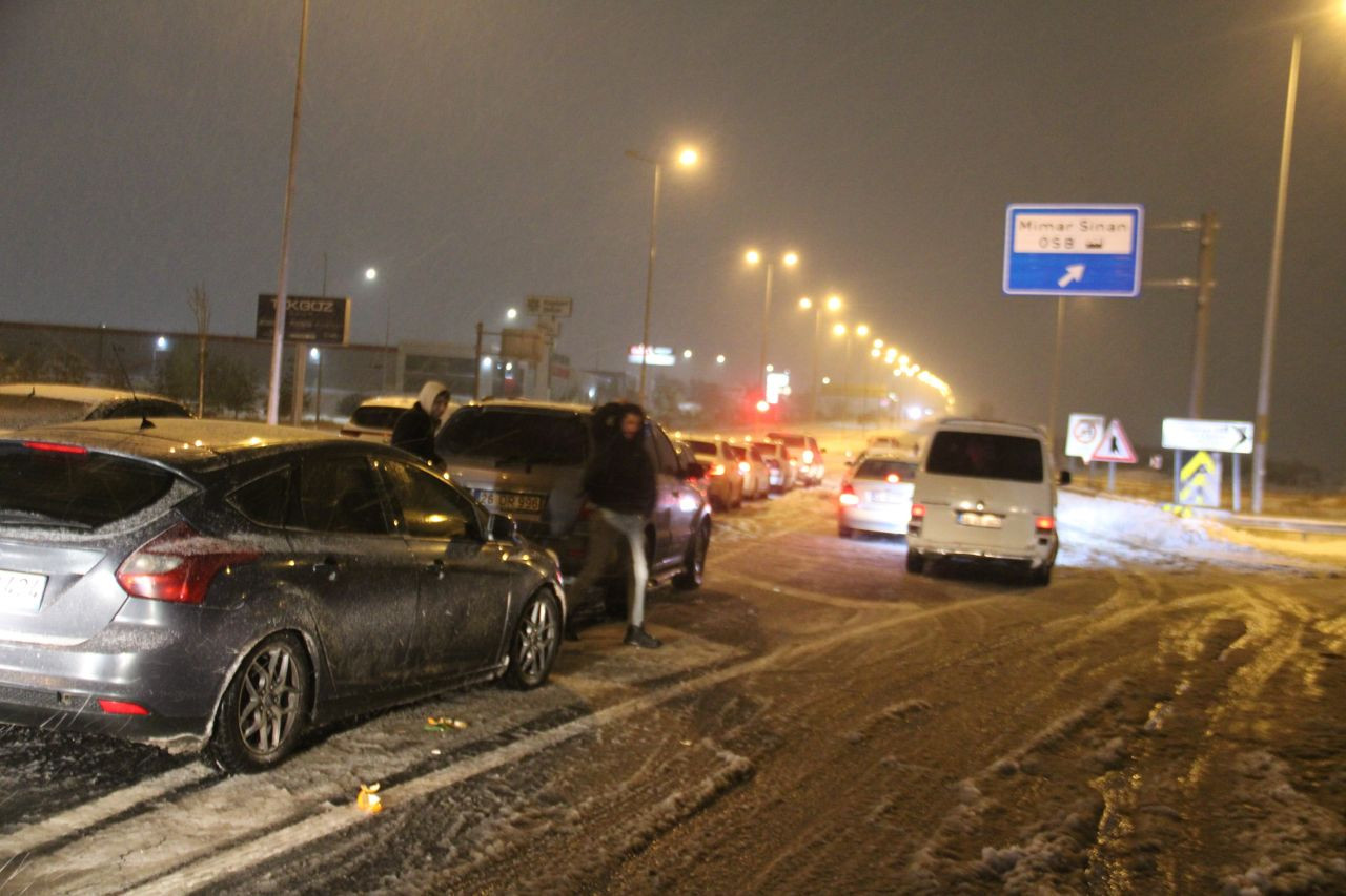 Kayseri-Malatya Karayolu Kar Nedeniyle 8 Saattir Kapalı - Sayfa 2