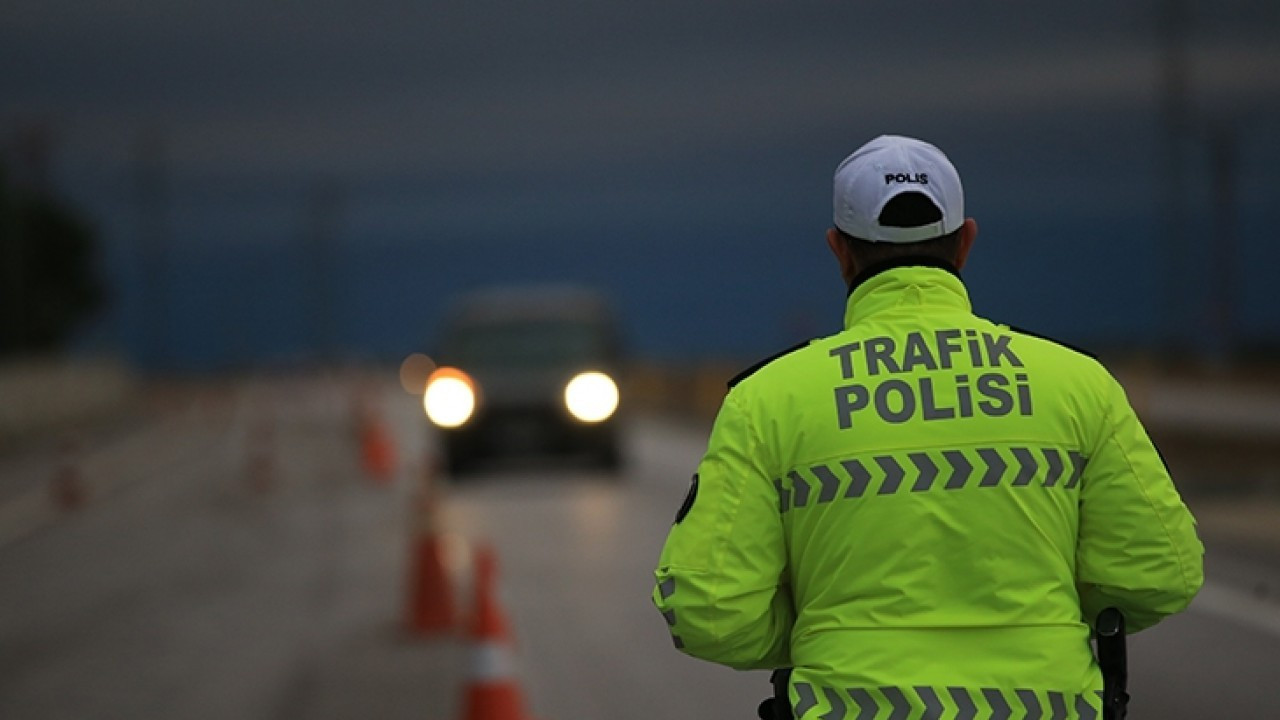 Trafik ekiplerinden sıkı denetim! 1 haftada 3 milyona yakın aracı denetledi