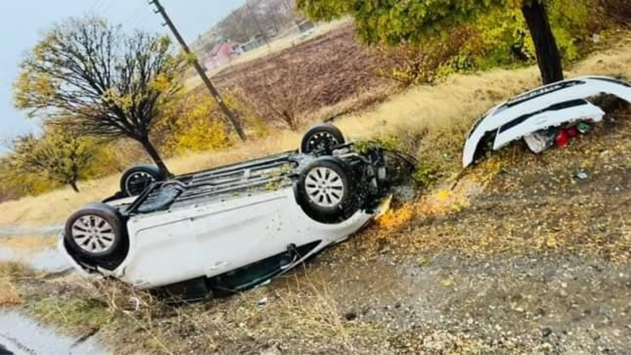 Elazığ’da Takla Atan Otomobilde 2 Kişi Yaralandı