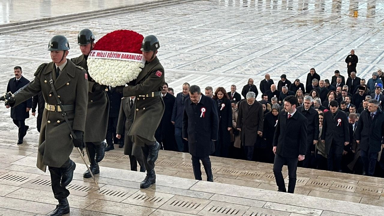 Bakan Tekin, 81 İlden Gelen Öğretmenlerle Anıtkabir'i Ziyaret Etti