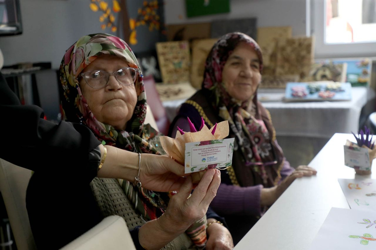 Büyükşehir’den Huzurevi Sakinlerine Moral Ziyareti: “Hayatımıza Renk Kattınız” - Sayfa 18