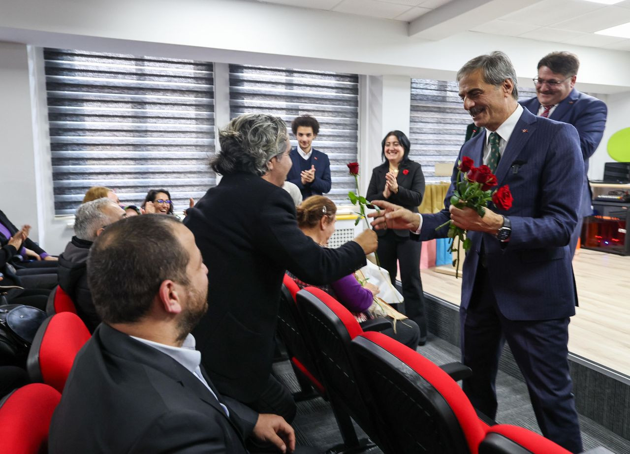 Başkan Alemdar’ın Söz Verdiği Konferans Salonu Açıldı - Sayfa 18